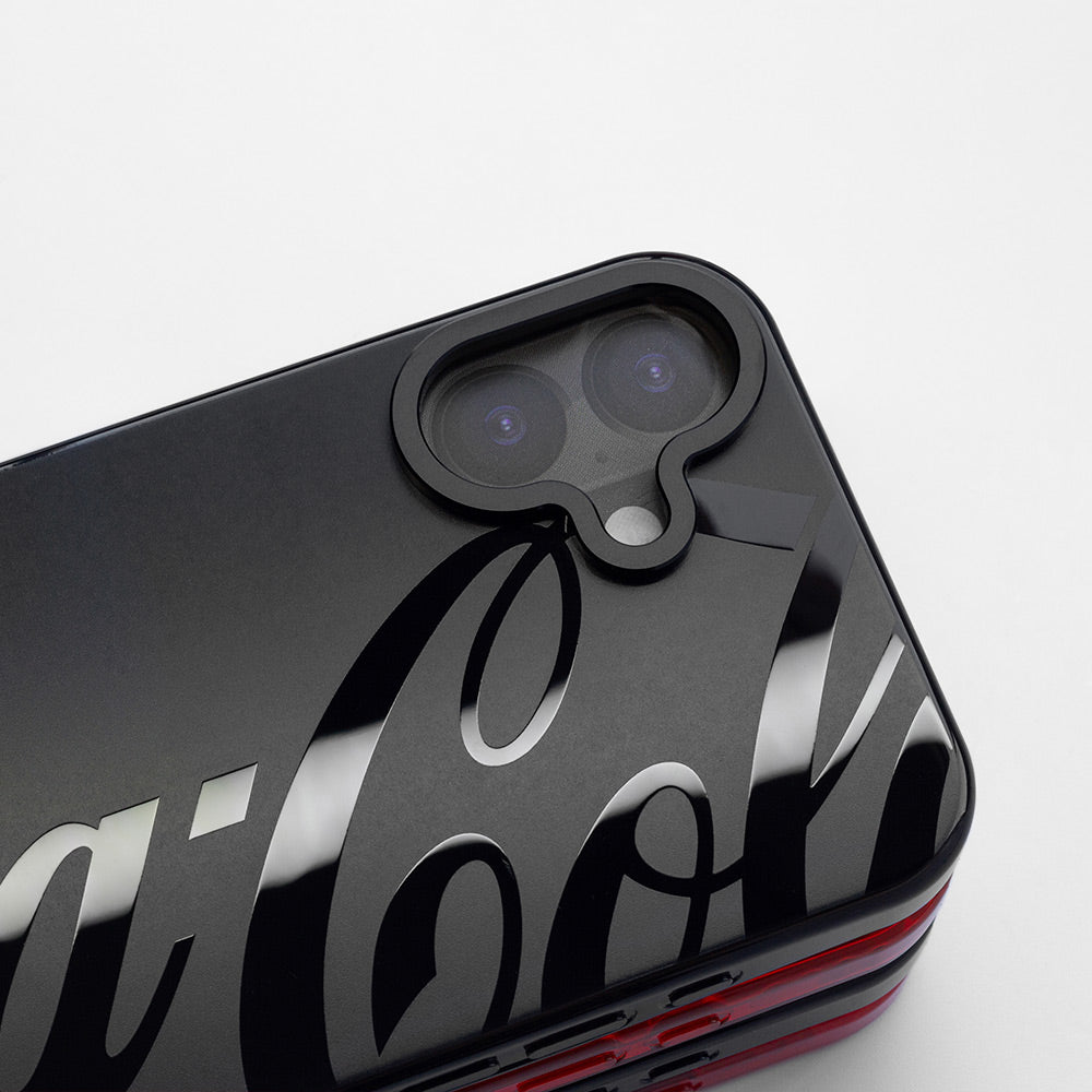 Capa para iPhone 16 Preta | Magcase Coca-Cola