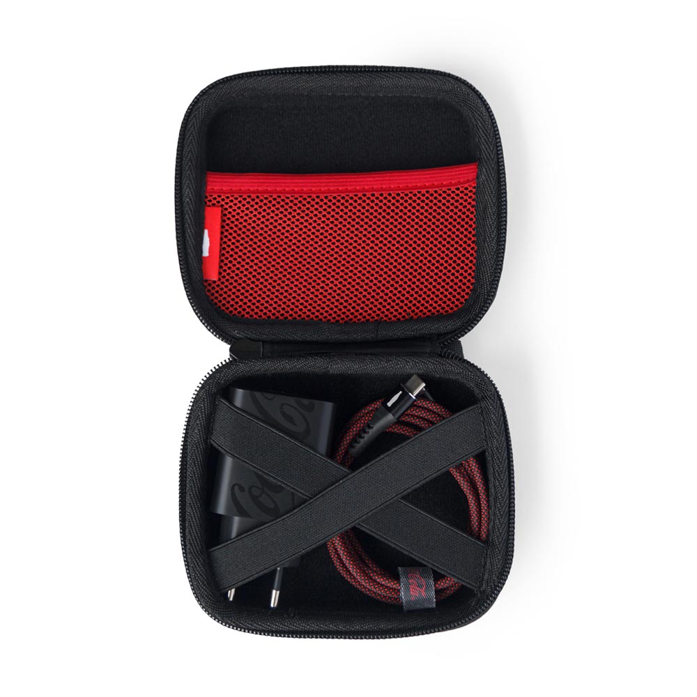 Kit de Carregamento Portátil com Estojo USB-C 30W Preto | Easy Coke - Coca-Cola